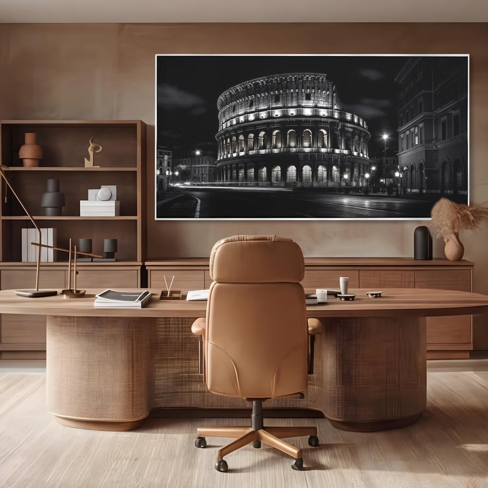 Tablou canvas cu tablou canvas cu colosseumul noaptea, in rama de aluminiu argintiu, pe perete intr-un birou